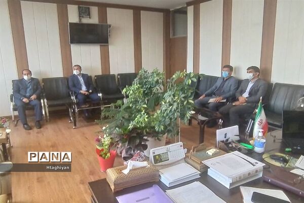 بازدید از مدارس ناحیه 5 استان اصفهان