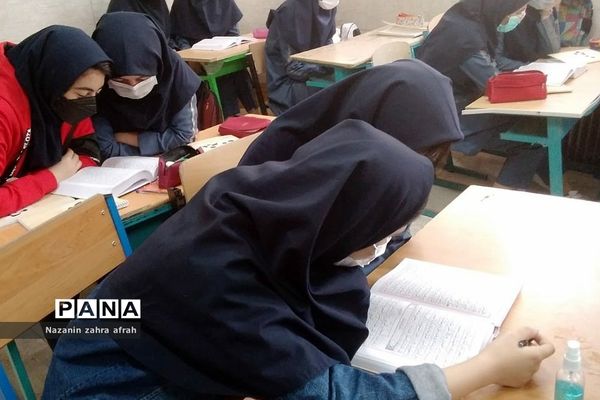 برگزاری محافل انس با قرآن در مدارس رودهن