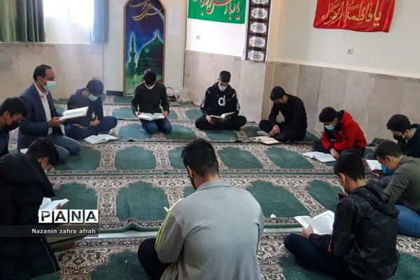 برگزاری محافل انس با قرآن در مدارس رودهن