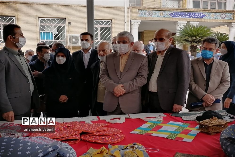 بازدید استاندار گلستان از نمایشگاه محصولات تولیدی هنرستان‌های استان