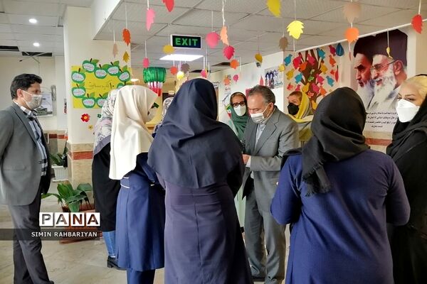 بازدید مدیرآموزش و پرورش شهرستان پردیس از روند برگزاری کلاس‌های حضوری دبستان دانش