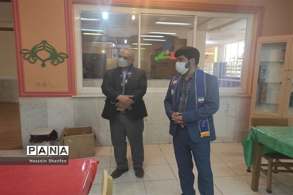 بازدید رئیس سازمان دانش‌آموزی فارس از کتابخانه دانش‌آموز