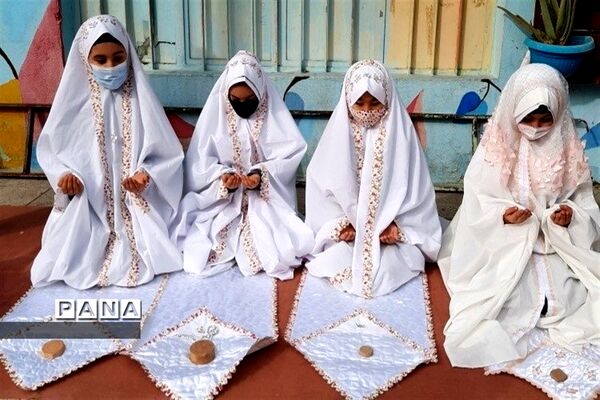 نماز جماعت دانش‌آموزان در مدارس شهرستان قرچک با آغاز آموزش حضوری