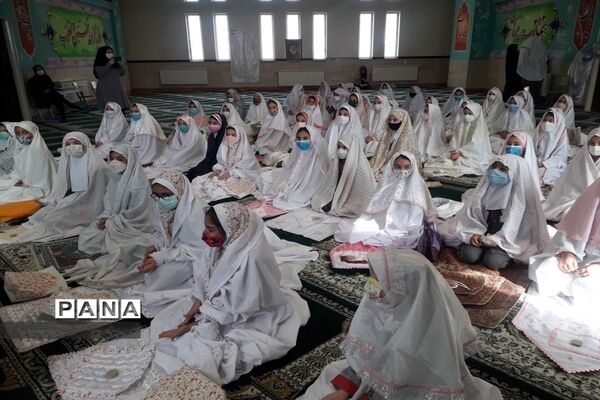 نماز جماعت دانش‌آموزان در مدارس شهرستان قرچک با آغاز آموزش حضوری