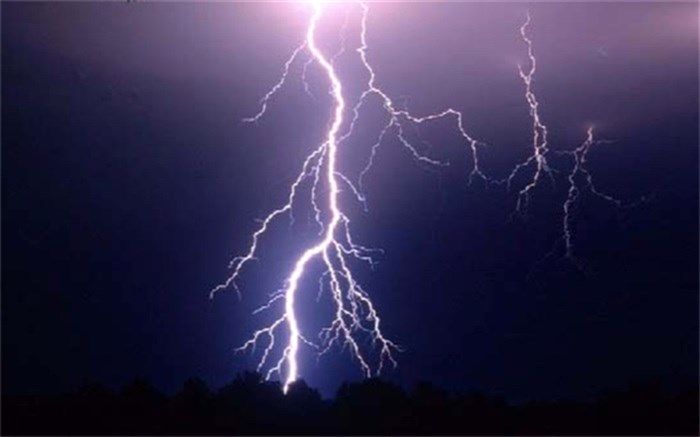 صاعقه جان مرد ۴۰ ساله را در مرند گرفت