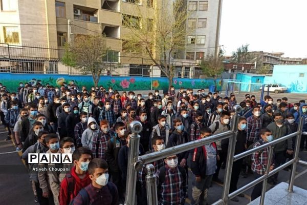 برگزاری فعالیت‌های متنوع همزمان با بازگشایی مدارس در دبیرستان شاهد محسنین منطقه ۱۴