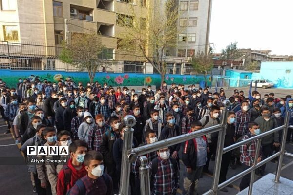 برگزاری فعالیت‌های متنوع همزمان با بازگشایی مدارس در دبیرستان شاهد محسنین منطقه ۱۴