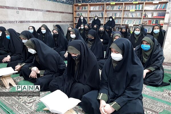 برگزاری محفل انس با قرآن کریم در منطقه ۱۱