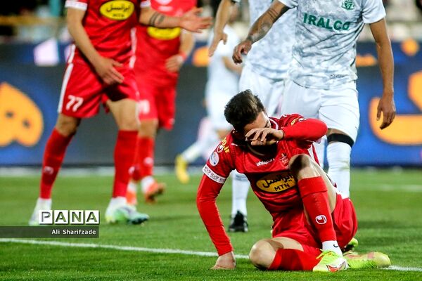 دیدار تیم های پرسپولیس و آلومینیوم اراک