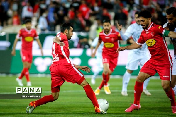 دیدار تیم های پرسپولیس و آلومینیوم اراک