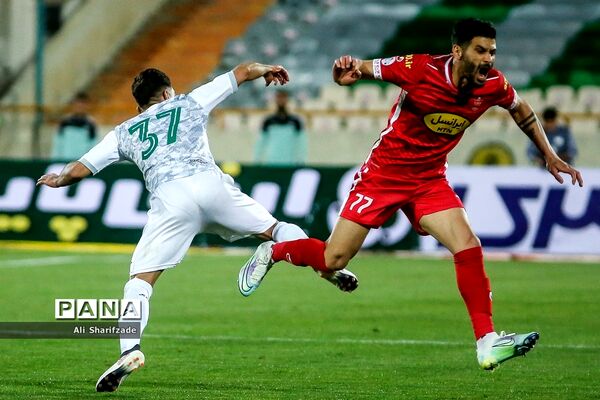دیدار تیم های پرسپولیس و آلومینیوم اراک