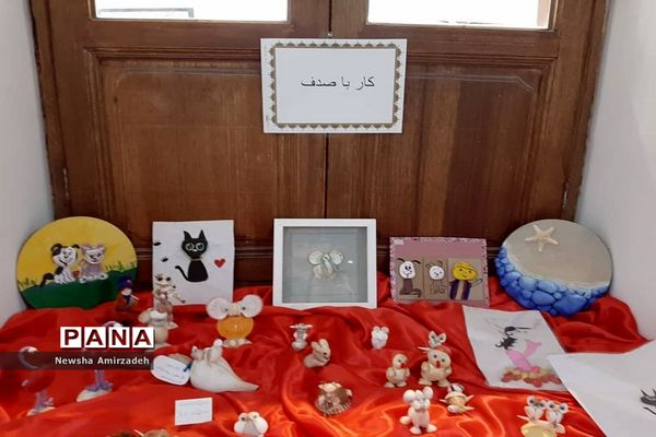 نمایشگاه کار و فناوری درمدرسه سعادت بوشهر