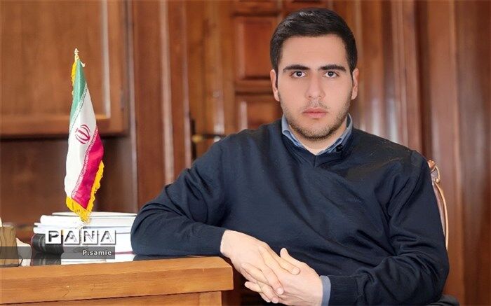 نوجوانان یکی از مهم ترین و تاثیر گذار ترین قشر جامعه هستند