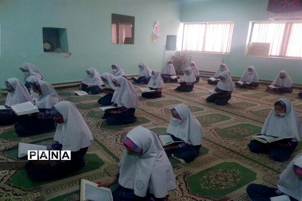 محفل انس با قرآن در مدارس جوادآباد