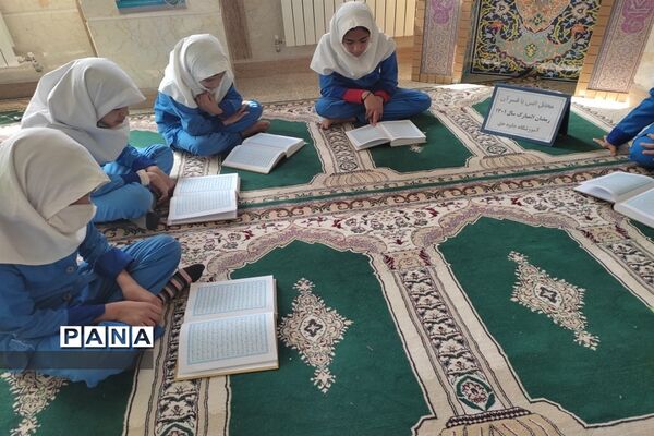 محفل انس با قرآن در مدارس جوادآباد