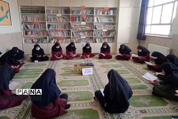 محفل انس با قرآن در مدارس جوادآباد