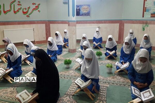 محفل انس با قرآن در مدارس جوادآباد