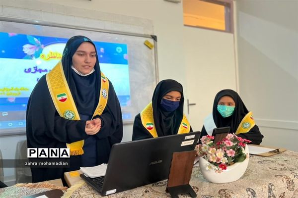 مناظره دانش‌آموزان پیشتاز مناطق یک و شش با موضوع نقش آموزش مجازی در فعالیت‌های آموزشی و پرورشی