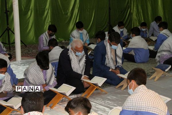 محفل انس با قرآن در دبیرستان شاهد امام جواد(ع) بهبهان