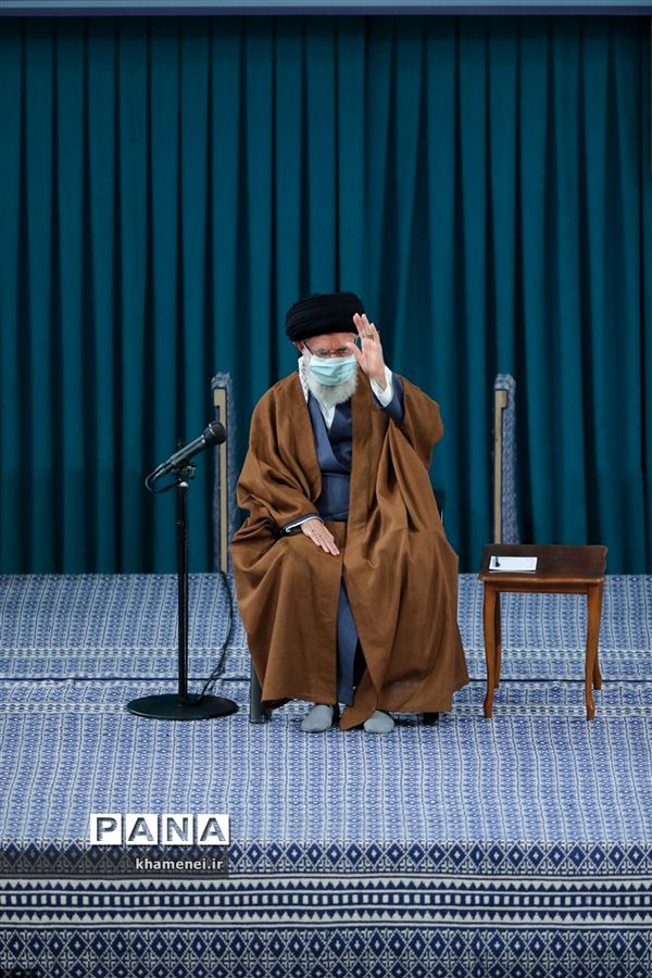 دیدارسران قوا و جمعی از مسئولان و کارگزاران نظام با رهبر انقلاب