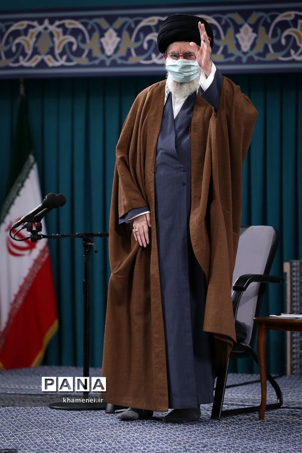 دیدارسران قوا و جمعی از مسئولان و کارگزاران نظام با رهبر انقلاب