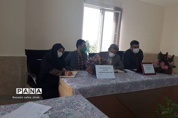 برگزاری جلسه هم‌اندیشی مشاوران و مدیران هنرستان‌ها در رودهن