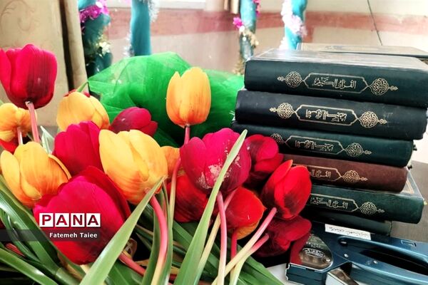 برگزاری محفل انس با قرآن کریم در مدرسه شاهد بشارت اهواز