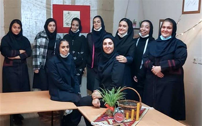 هنر در دوره انقلاب از باورهای اعتقادی هنرمندان خلق می‌شود