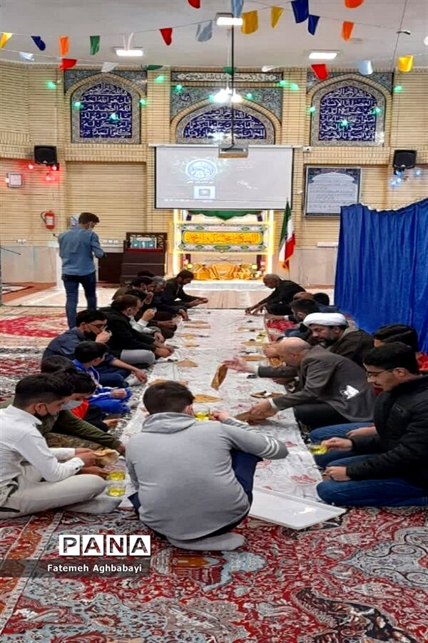 برپایی سفره افطاری در مسجد امام هادی(ع)