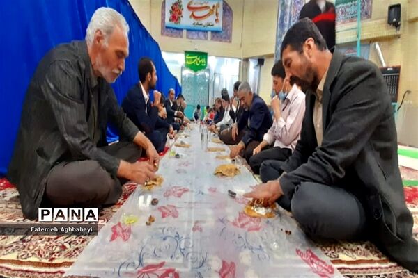 برپایی سفره افطاری در مسجد امام هادی(ع)