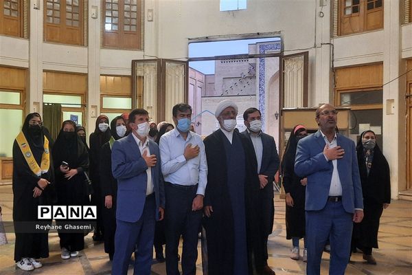 نخستین جلسه حضوری مجلس دانش‌آموزی ناحیه یک شیراز