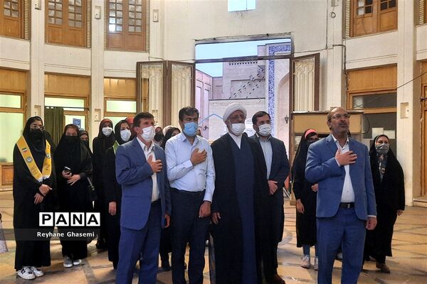 نخستین جلسه حضوری مجلس دانش‌آموزی ناحیه یک شیراز