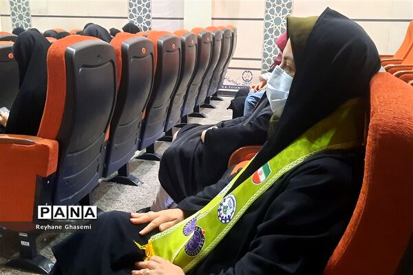 نخستین جلسه حضوری مجلس دانش‌آموزی ناحیه یک شیراز