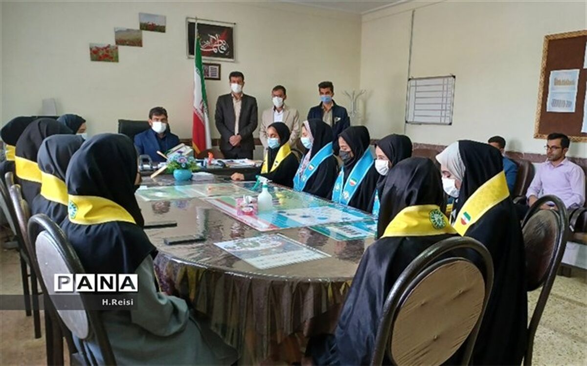 نشست  نمایندگان یازهمین دوره مجلس دانش‌آموزی با رئیس آموزش و پرورش اردل