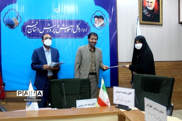 جلسه افتتاحیه  یازدهمین دوره مجلس دانش‌آموزی دختران استان قم