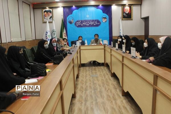 جلسه افتتاحیه  یازدهمین دوره مجلس دانش‌آموزی دختران استان قم