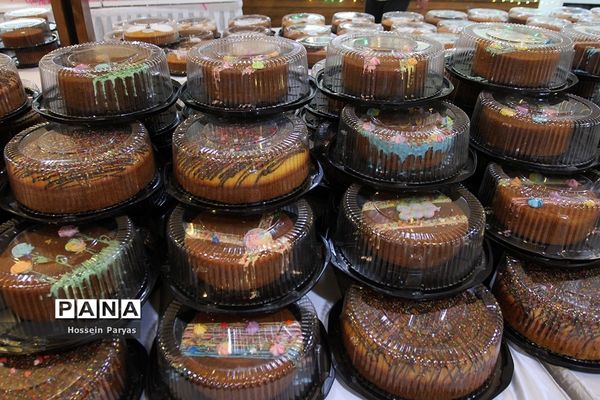سومین جشنواره «کیک پزون نذری» در بوستان آب و آتش