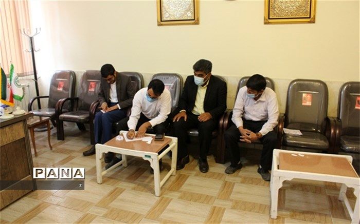 مناظره دانش‌آموزی گامی جهت آموزش صحیح مطالبه‌گری است