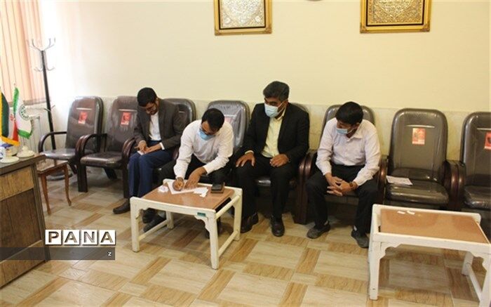 مناظره دانش‌آموزی گامی جهت آموزش صحیح مطالبه‌گری است