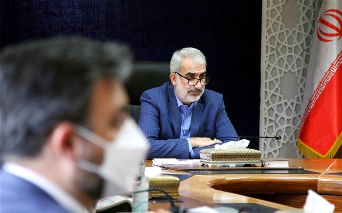 مقام و شان معلم به جامعه معرفی شود