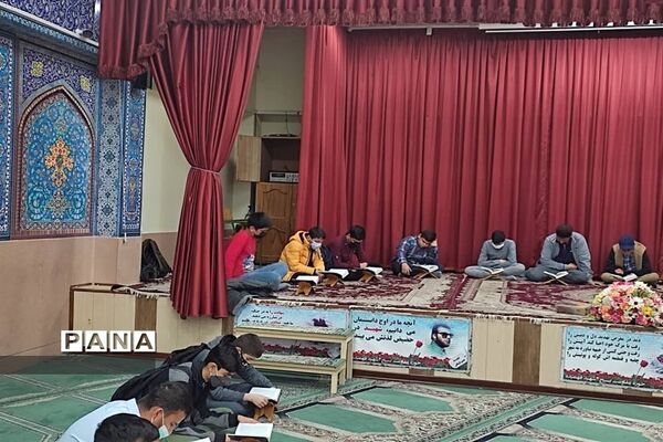 محفل انس با قرآن در دبیرستان شباهنگ ناحیه 2