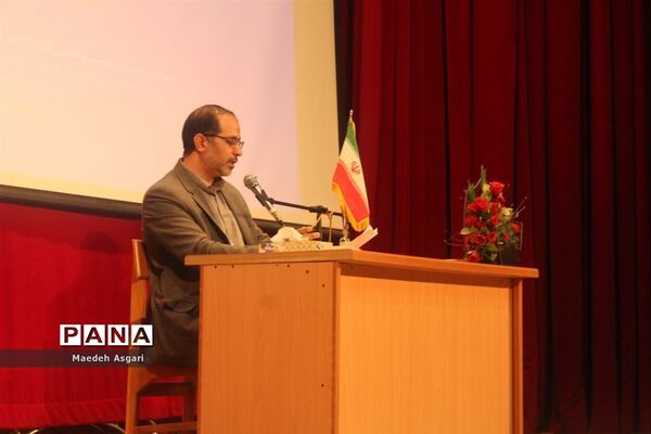 نشست هم‌اندیشی مدیران مدارس ناحیه یک قم