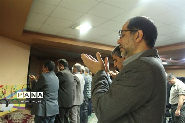 نشست هم‌اندیشی مدیران مدارس ناحیه یک قم