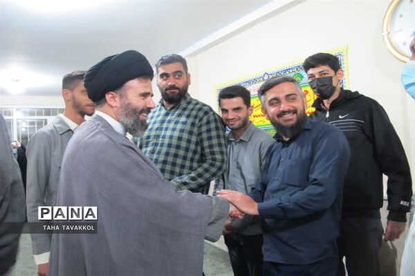 ضیافت افطاری و نشست صمیمی جمعی از اصحاب رسانه با امام جمعه شهرستان پردیس
