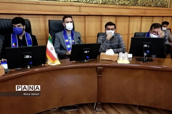 دیدار مدیرکل آموزش و پرورش فارس با جمعی از دانش‌آموزان پیشتاز