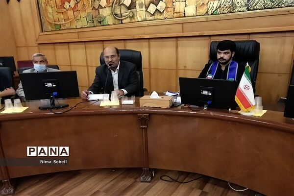دیدار مدیرکل آموزش و پرورش فارس با جمعی از دانش‌آموزان پیشتاز