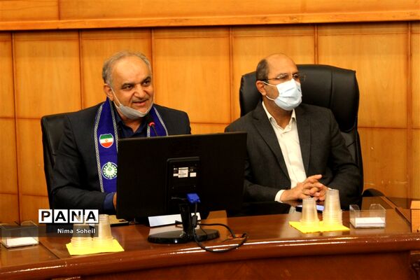 دیدار مدیرکل آموزش و پرورش فارس با جمعی از دانش‌آموزان پیشتاز
