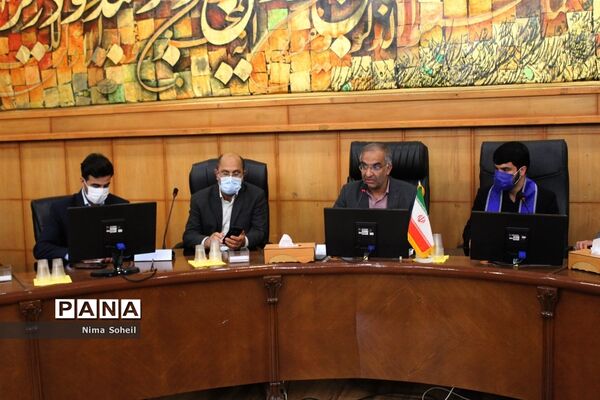 دیدار مدیرکل آموزش و پرورش فارس با جمعی از دانش‌آموزان پیشتاز