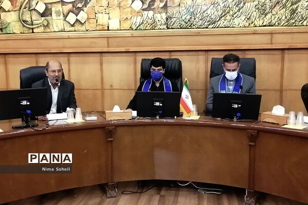 دیدار مدیرکل آموزش و پرورش فارس با جمعی از دانش‌آموزان پیشتاز