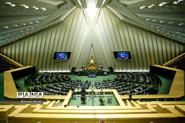صحن علنی مجلس یکشنبه 28 فروردین